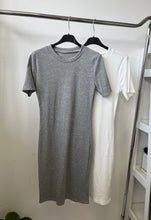 Kép betöltése a galériamegjelenítőbe: 1387 MONICA BASIC pamut ruha