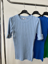 Kép betöltése a galériamegjelenítőbe: 0015 FERGIE basic kötött felső