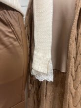 Kép betöltése a galériamegjelenítőbe: 8066 MELITTA basic csipkebetétes felső