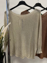 Kép betöltése a galériamegjelenítőbe: 1236 SZATĖN szalagos csillogós felső