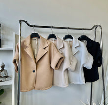 Kép betöltése a galériamegjelenítőbe: 36365 ISABELL rövid ujjú átmneneti kabát