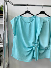 Kép betöltése a galériamegjelenítőbe: 25153 LOTTE átkötős felső