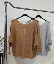 Kép betöltése a galériamegjelenítőbe: 1236 SZATĖN szalagos csillogós felső