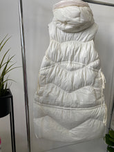 Kép betöltése a galériamegjelenítőbe: 4286 FÉNYES Steppelt mellény