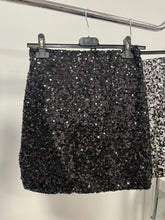 Kép betöltése a galériamegjelenítőbe: 1026 Flitteres miniszoknya