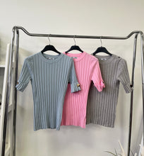 Kép betöltése a galériamegjelenítőbe: 0015 FERGIE basic kötött felső