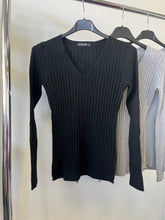 Kép betöltése a galériamegjelenítőbe: 5808 BORDÁS basic V nyakú felső