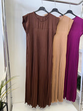 Kép betöltése a galériamegjelenítőbe: 8217 EMILY pliszírozott ruha