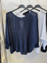 Kép betöltése a galériamegjelenítőbe: 1236 SZATĖN szalagos csillogós felső