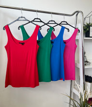 Kép betöltése a galériamegjelenítőbe: 071 BASIC VASTAG PÁNTOS trikó