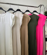 Kép betöltése a galériamegjelenítőbe: 8217 EMILY pliszírozott ruha