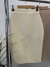 Kép betöltése a galériamegjelenítőbe: 9636 NATUR Alakformáló szoknya