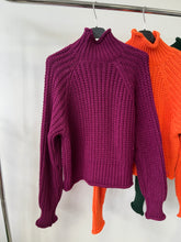 Kép betöltése a galériamegjelenítőbe: 067 MOLLY VASTAG kötésű pulóver