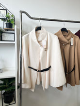 Kép betöltése a galériamegjelenítőbe: 2956 MARION öves poncsó