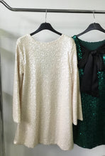 Kép betöltése a galériamegjelenítőbe: 6666 MARION flitteres, hátán masnis ruha