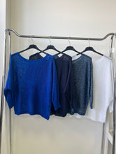 Kép betöltése a galériamegjelenítőbe: 1236 SZATĖN szalagos csillogós felső