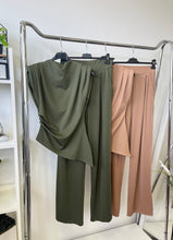 Kép betöltése a galériamegjelenítőbe: 39622 KAREN nadrág + felső szett