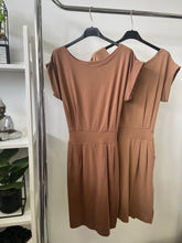 Kép betöltése a galériamegjelenítőbe: 6429 BASIC öves-zsebes pamut ruha