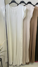 Kép betöltése a galériamegjelenítőbe: 8217 EMILY pliszírozott ruha