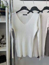 Kép betöltése a galériamegjelenítőbe: 5808 BORDÁS basic V nyakú felső