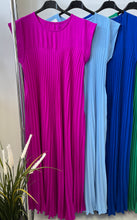 Kép betöltése a galériamegjelenítőbe: 8217 EMILY pliszírozott ruha