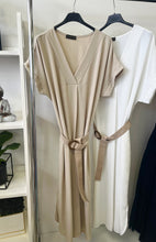 Kép betöltése a galériamegjelenítőbe: 24608 ZAFI öves ruha