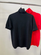 Kép betöltése a galériamegjelenítőbe: 0083 BASIC rövid ujjú garbó