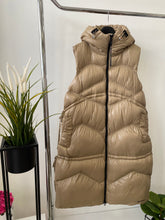 Kép betöltése a galériamegjelenítőbe: 4286 FÉNYES Steppelt mellény