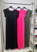 Kép betöltése a galériamegjelenítőbe: 8217 EMILY pliszírozott ruha