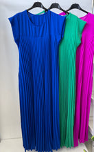 Kép betöltése a galériamegjelenítőbe: 8217 EMILY pliszírozott ruha