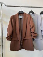 Kép betöltése a galériamegjelenítőbe: 80172 LONG blézer/basic szinek