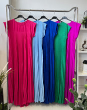 Kép betöltése a galériamegjelenítőbe: 8217 EMILY pliszírozott ruha