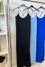 Kép betöltése a galériamegjelenítőbe: 12757 SUMMER pántos nyári ruha