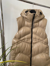 Kép betöltése a galériamegjelenítőbe: 4286 FÉNYES Steppelt mellény