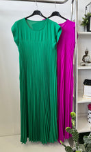 Kép betöltése a galériamegjelenítőbe: 8217 EMILY pliszírozott ruha