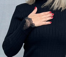 Kép betöltése a galériamegjelenítőbe: 8066 MELITTA basic csipkebetétes felső