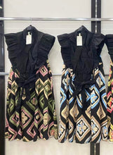 Kép betöltése a galériamegjelenítőbe: 8391 SELENA szoknya+ blúz szett