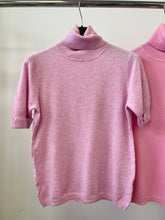 Kép betöltése a galériamegjelenítőbe: 0083 BASIC rövid ujjú garbó