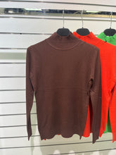 Kép betöltése a galériamegjelenítőbe: 002 BASIC félgarbó