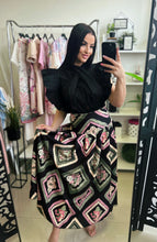 Kép betöltése a galériamegjelenítőbe: 8391 SELENA szoknya+ blúz szett