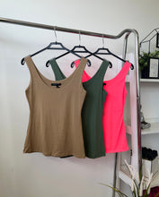 Kép betöltése a galériamegjelenítőbe: 071 BASIC VASTAG PÁNTOS trikó