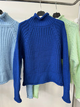 Kép betöltése a galériamegjelenítőbe: 067 MOLLY VASTAG kötésű pulóver