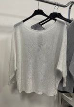 Kép betöltése a galériamegjelenítőbe: 1236 SZATĖN szalagos csillogós felső