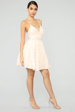 Kép betöltése a galériamegjelenítőbe: 11086 BELLA csipkés miniruha