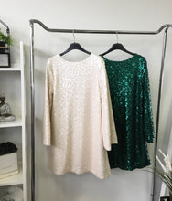 Kép betöltése a galériamegjelenítőbe: 6666 MARION flitteres, hátán masnis ruha