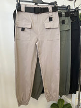 Kép betöltése a galériamegjelenítőbe: 17516 PENNY öves nadrág