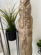 Kép betöltése a galériamegjelenítőbe: 4286 FÉNYES Steppelt mellény