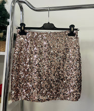 Kép betöltése a galériamegjelenítőbe: 1026 Flitteres miniszoknya