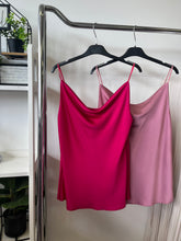 Kép betöltése a galériamegjelenítőbe: LILLA szatén top/3353