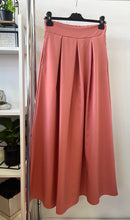 Kép betöltése a galériamegjelenítőbe: 61112 ZSEBES MAXISZOKNYA